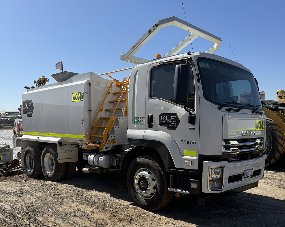 6 wheel 15,000Litre Water Cart[14]